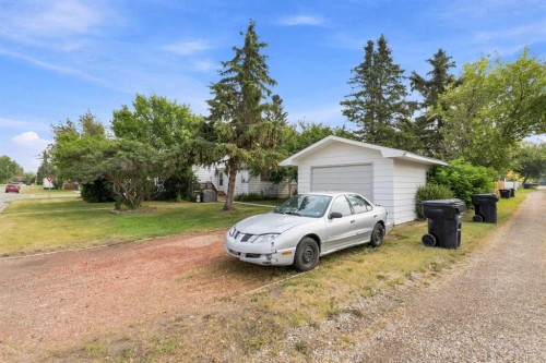 4737 48 Street, Olds, AB - Outdoor