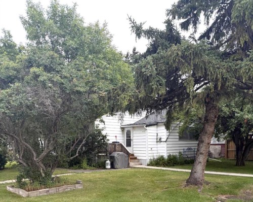 4737 48 Street, Olds, AB - Outdoor