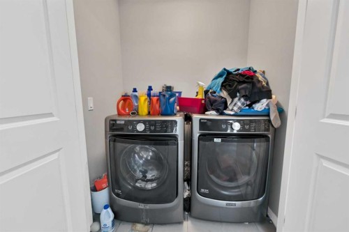 256 Auburn Glen Close Se, Calgary, AB - Indoor Photo Showing Laundry Room