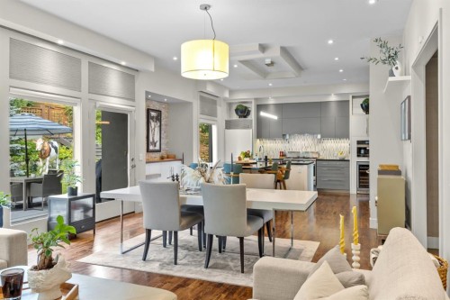 1143 Sifton Boulevard Sw, Calgary, AB - Indoor Photo Showing Dining Room