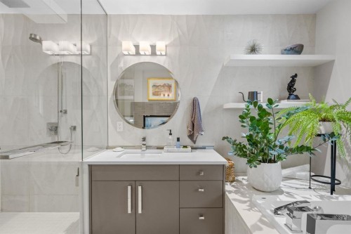1143 Sifton Boulevard Sw, Calgary, AB - Indoor Photo Showing Bathroom