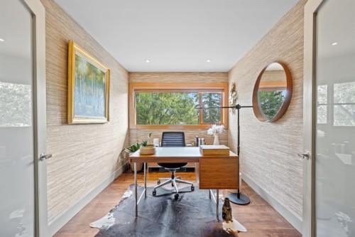 1143 Sifton Boulevard Sw, Calgary, AB - Indoor Photo Showing Office