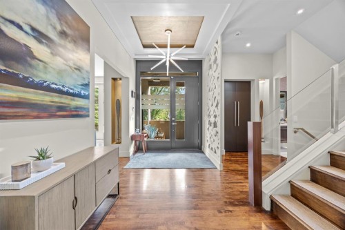 1143 Sifton Boulevard Sw, Calgary, AB - Indoor Photo Showing Other Room