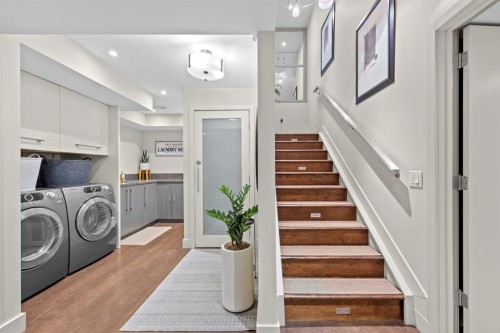 1143 Sifton Boulevard Sw, Calgary, AB - Indoor Photo Showing Laundry Room