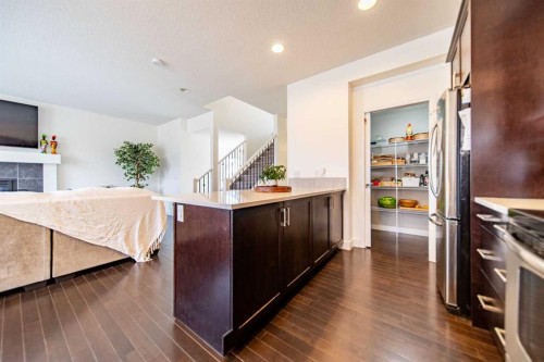 83 Auburn Glen Lane Se, Calgary, AB - Indoor Photo Showing Kitchen