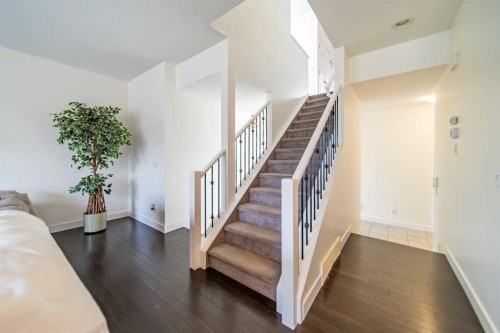 83 Auburn Glen Lane Se, Calgary, AB - Indoor Photo Showing Other Room