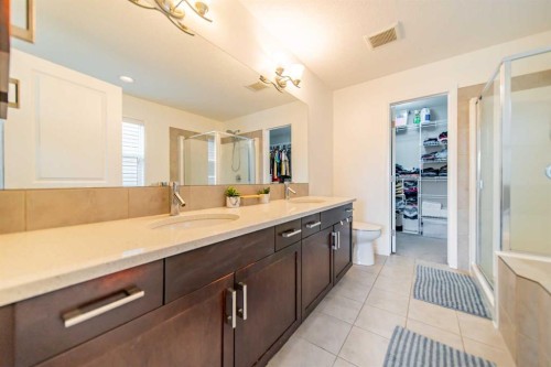 83 Auburn Glen Lane Se, Calgary, AB - Indoor Photo Showing Bathroom