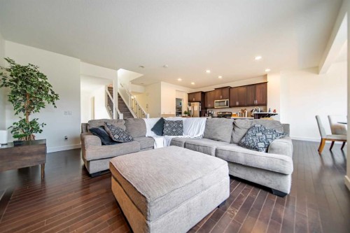 83 Auburn Glen Lane Se, Calgary, AB - Indoor Photo Showing Living Room