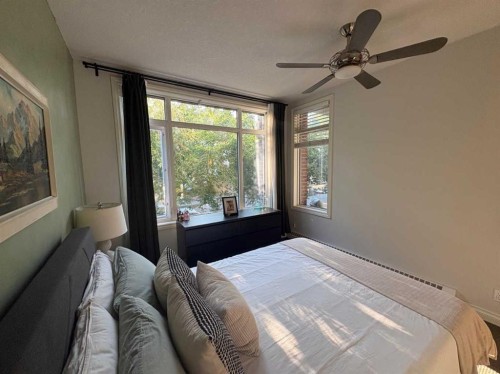 229-910 Centre Avenue Ne, Calgary, AB - Indoor Photo Showing Bedroom