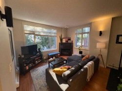 229-910 Centre Avenue NECalgary, AB T2E 9C7