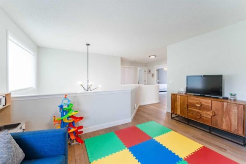 240 Willowmere Close, Chestermere, AB - Indoor Photo Showing Living Room