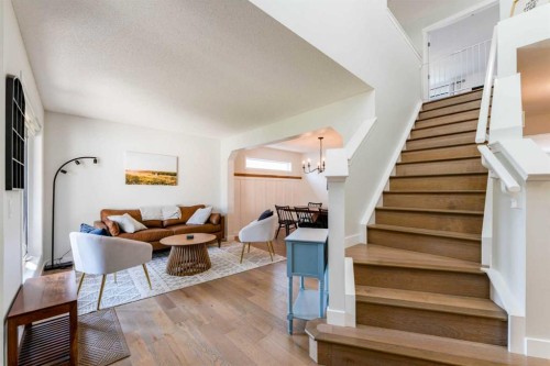 240 Willowmere Close, Chestermere, AB - Indoor Photo Showing Other Room