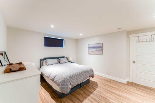 240 Willowmere Close, Chestermere, AB - Indoor Photo Showing Bedroom