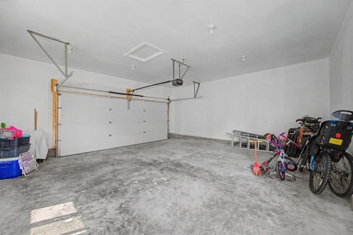 172 Coverton Circle Ne, Calgary, AB - Indoor Photo Showing Garage