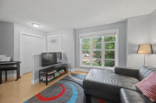172 Coverton Circle Ne, Calgary, AB - Indoor Photo Showing Living Room