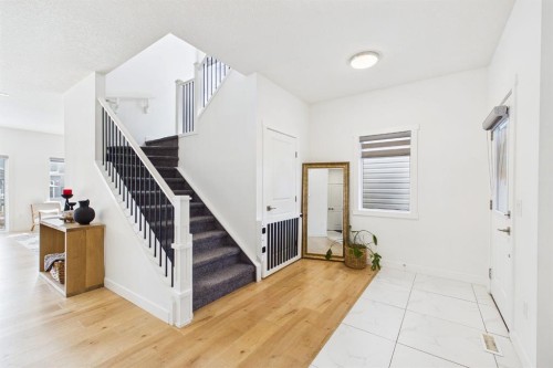 66 Legacy Glen Crescent Se, Calgary, AB - Indoor Photo Showing Other Room
