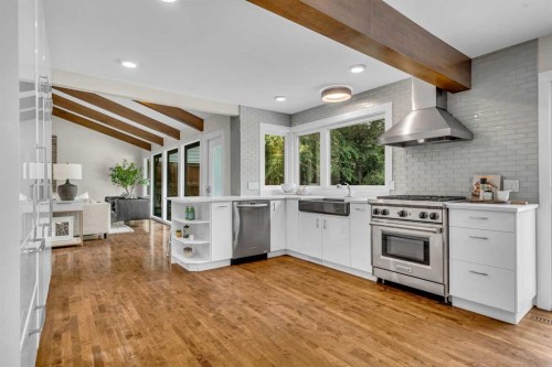60 Massey Place Sw, Calgary, AB - Indoor Photo Showing Kitchen With Upgraded Kitchen