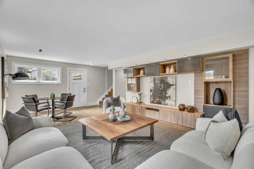 60 Massey Place Sw, Calgary, AB - Indoor Photo Showing Living Room
