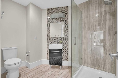 60 Massey Place Sw, Calgary, AB - Indoor Photo Showing Bathroom