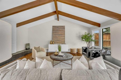 60 Massey Place Sw, Calgary, AB - Indoor Photo Showing Living Room