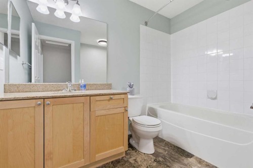 103-760 Railway Gate Sw, Airdrie, AB - Indoor Photo Showing Bathroom