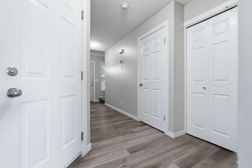 103-760 Railway Gate Sw, Airdrie, AB - Indoor Photo Showing Other Room