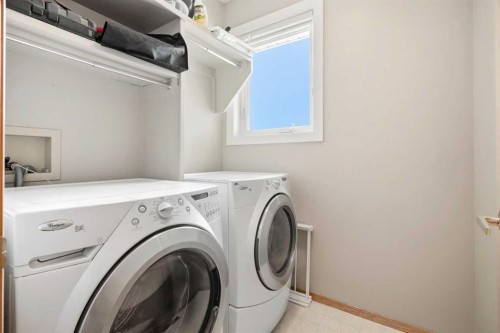 122 Douglas Woods Hill Se, Calgary, AB - Indoor Photo Showing Laundry Room