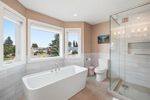 122 Douglas Woods Hill Se, Calgary, AB - Indoor Photo Showing Bathroom