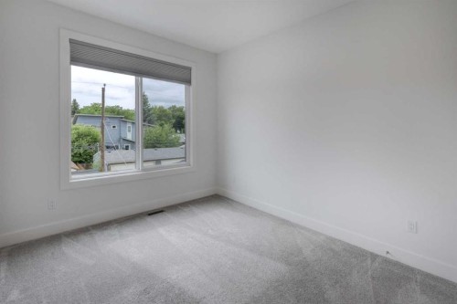 3337 41 Street Sw, Calgary, AB - Indoor Photo Showing Other Room