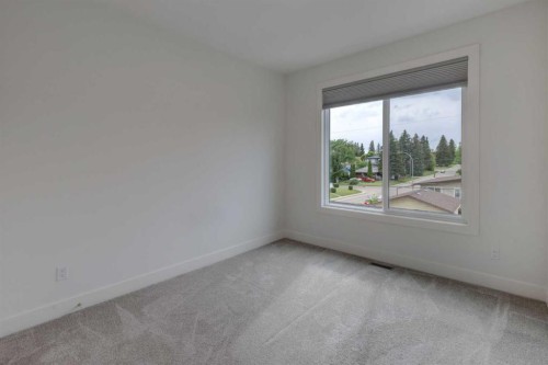 3337 41 Street Sw, Calgary, AB - Indoor Photo Showing Other Room