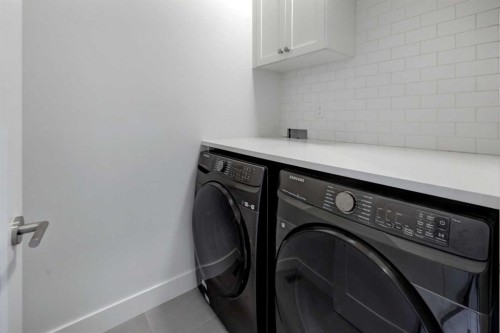 3337 41 Street Sw, Calgary, AB - Indoor Photo Showing Laundry Room