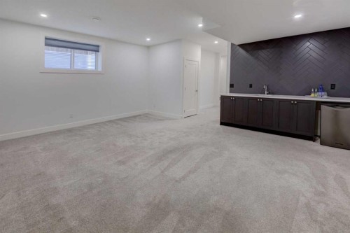 3337 41 Street Sw, Calgary, AB - Indoor