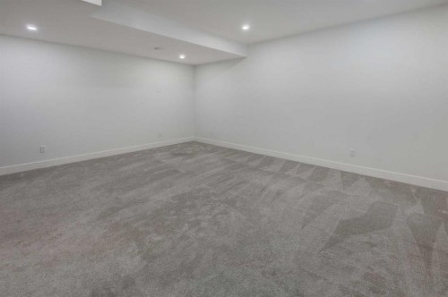 3337 41 Street Sw, Calgary, AB - Indoor Photo Showing Other Room