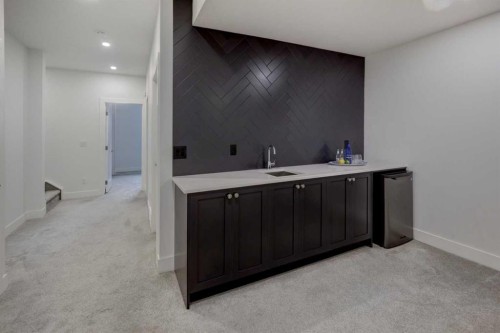 3337 41 Street Sw, Calgary, AB - Indoor Photo Showing Other Room
