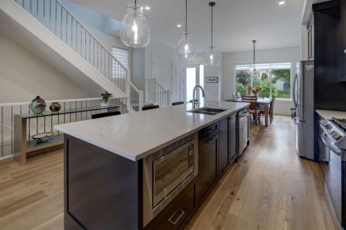 3337 41 Street Sw, Calgary, AB - Indoor Photo Showing Kitchen With Double Sink With Upgraded Kitchen