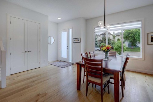 3337 41 Street Sw, Calgary, AB - Indoor Photo Showing Dining Room
