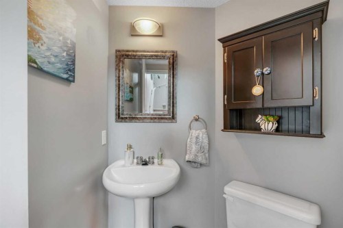 377 Tuscany Valley View Nw, Calgary, AB - Indoor Photo Showing Bathroom