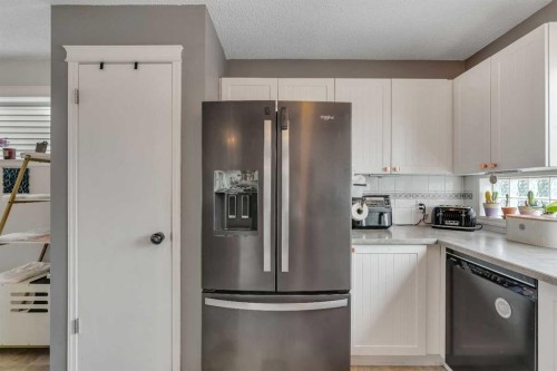 377 Tuscany Valley View Nw, Calgary, AB - Indoor Photo Showing Kitchen