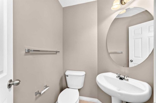 133 Prestwick Heights Se, Calgary, AB - Indoor Photo Showing Bathroom