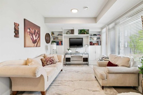 17 Royal Elm Green Nw, Calgary, AB - Indoor Photo Showing Living Room