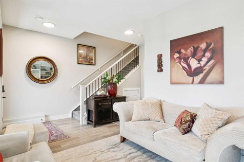 17 Royal Elm Green Nw, Calgary, AB - Indoor Photo Showing Living Room