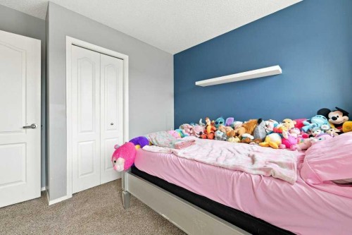 73 Legacy Common Se, Calgary, AB - Indoor Photo Showing Bedroom