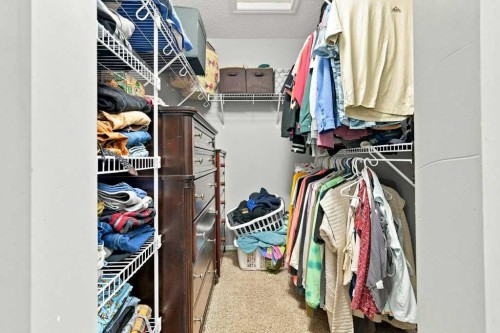 73 Legacy Common Se, Calgary, AB - Indoor With Storage