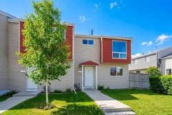 49-5425 PENSACOLA Crescent SE Calgary, AB T2A 2G5