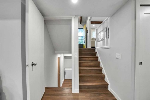 36 Coach Manor Rise Sw, Calgary, AB - Indoor Photo Showing Other Room