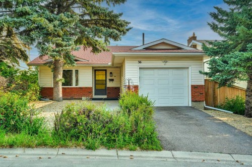 36 Coach Manor Rise Sw, Calgary, AB - Outdoor