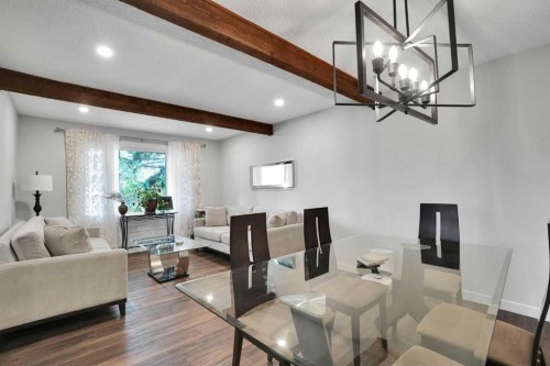 36 Coach Manor Rise Sw, Calgary, AB - Indoor