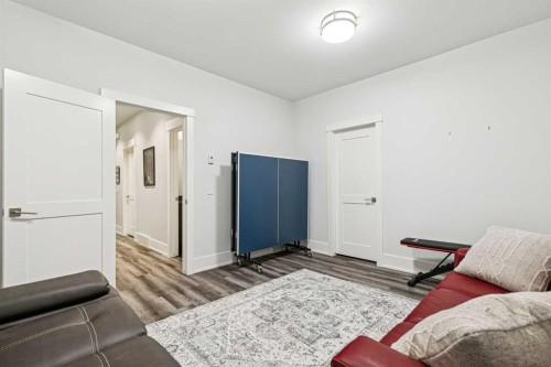 1940 48 Avenue Sw, Calgary, AB - Indoor Photo Showing Other Room