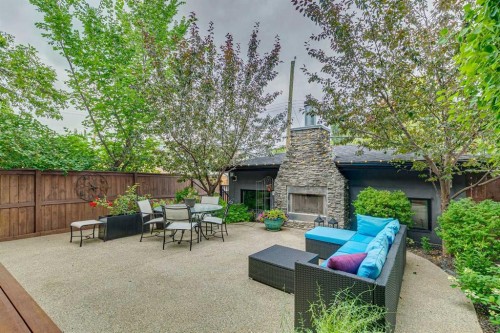 1940 48 Avenue Sw, Calgary, AB - Outdoor With Backyard