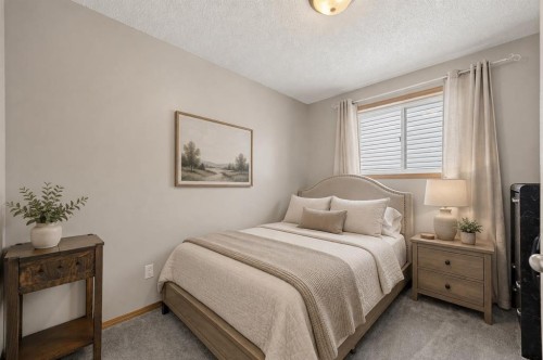 19 Covemeadow Crescent Ne, Calgary, AB - Indoor Photo Showing Bedroom